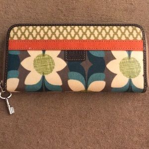 Fossil Full-size Handheld Wallet.